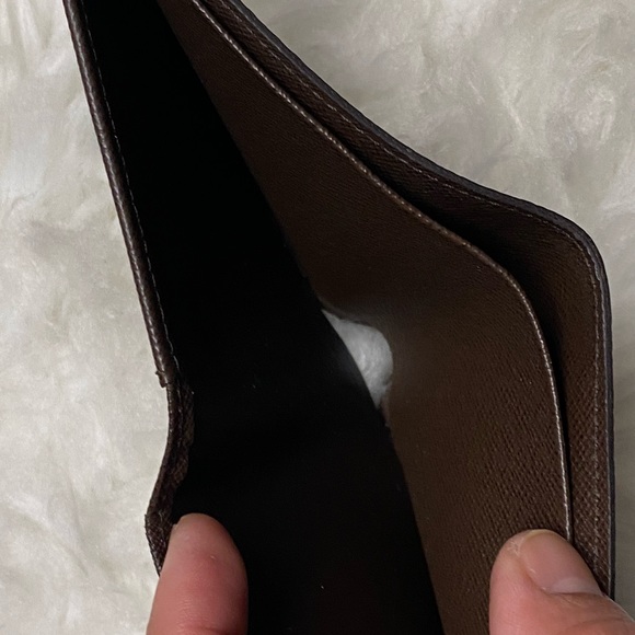 💕💕💕SOLD💕💕💕

🤩🤩🤩LV MENS BIFOLD WALLET DE🤩🤩🤩 - Picture 12 of 15